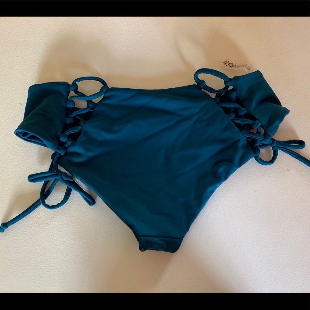 Strange Bikinis Dallas Dukes Fuller